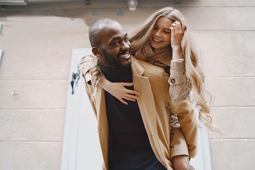 couple in Detroit city